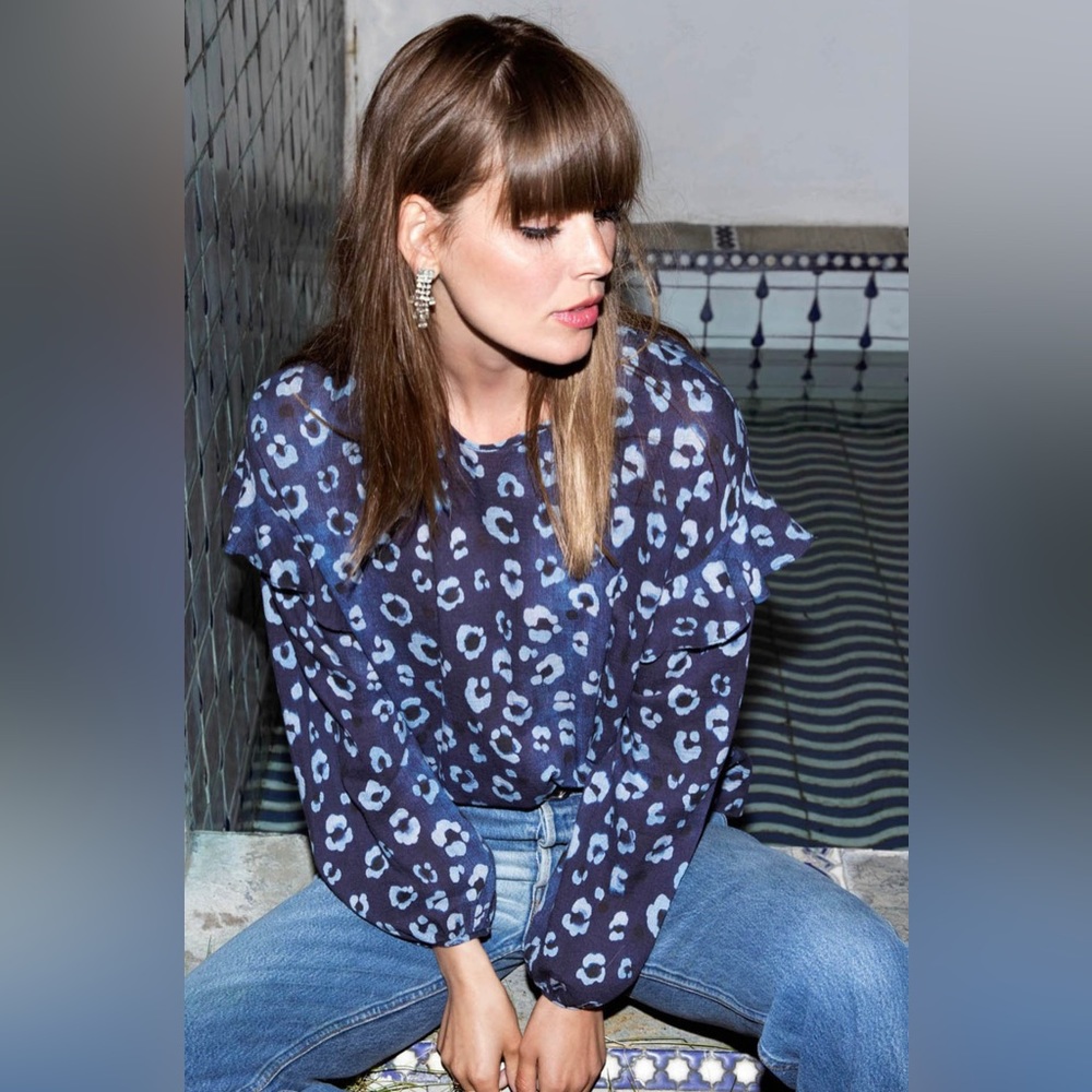 Xirena Luna top - blue cheetah print